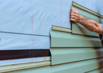 Siding Installation: DIY vs. Hiring a Professional
